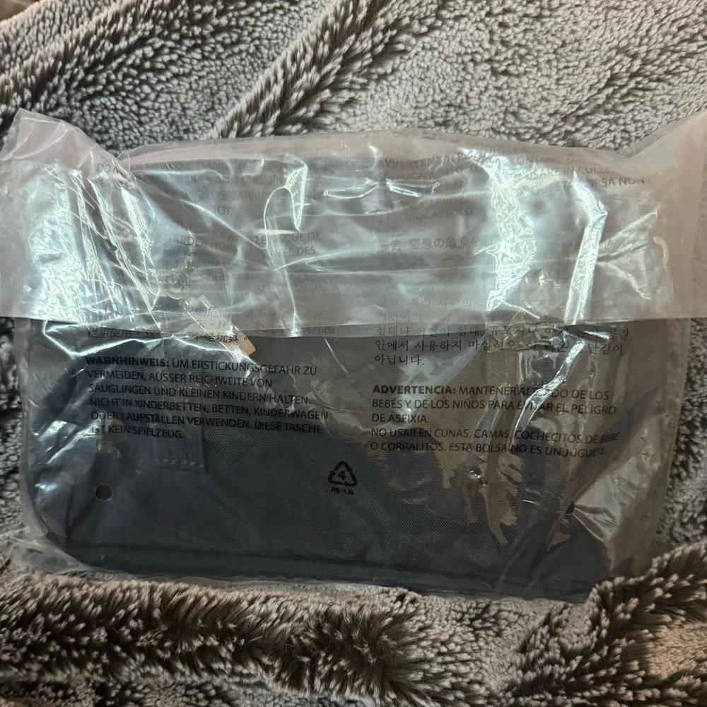 Baggallini Dark Blue Messenger Bag - Picture 13 of 13